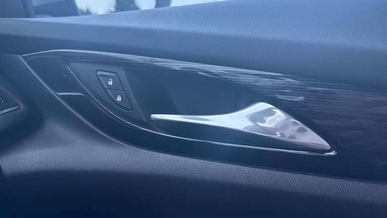 Vauxhall Insignia 1.6 Turbo D [136] Tech Line Nav 5dr Diesel Hatchback